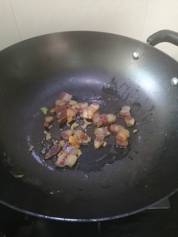 簡簡單單也不失美味~~臘肉炒西芹的做法-家常味炒菜譜-易網健康養生網 簡簡單單也不失美味~~臘肉炒西芹的做法-家常味炒菜譜