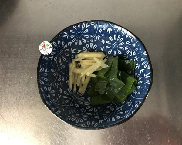 鹽焗雞腿 #電飯煲版#的做法-咸鮮味焗菜譜