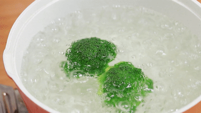 西蘭花小餅【寶寶輔食】的做法-家常味煎菜譜