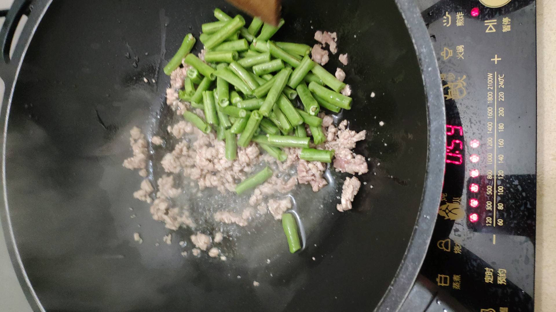 豆角玉米雞腿菇炒肉沫的做法-家常味炒菜譜