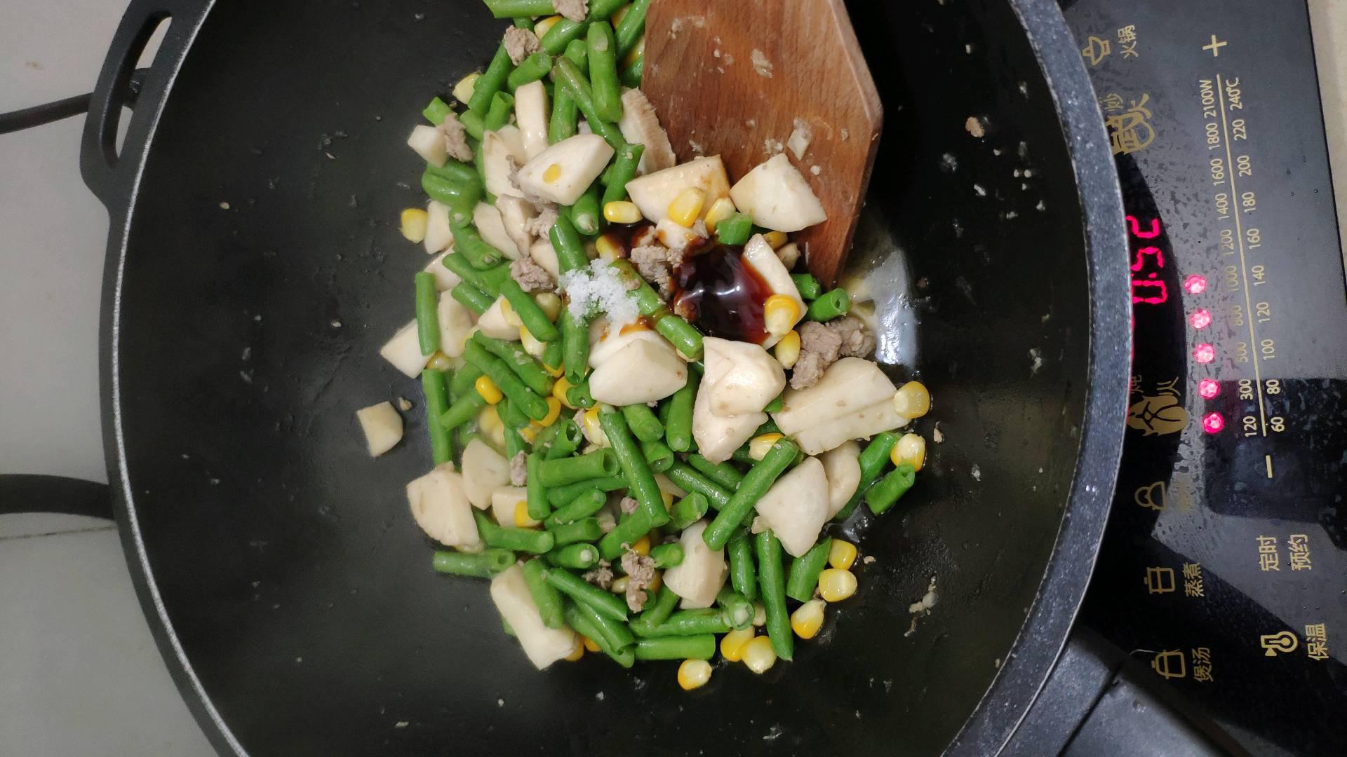 豆角玉米雞腿菇炒肉沫的做法-家常味炒菜譜