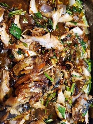 萬州烤魚三大步：“先腌后烤再燉”！的做法-香辣味烤菜譜