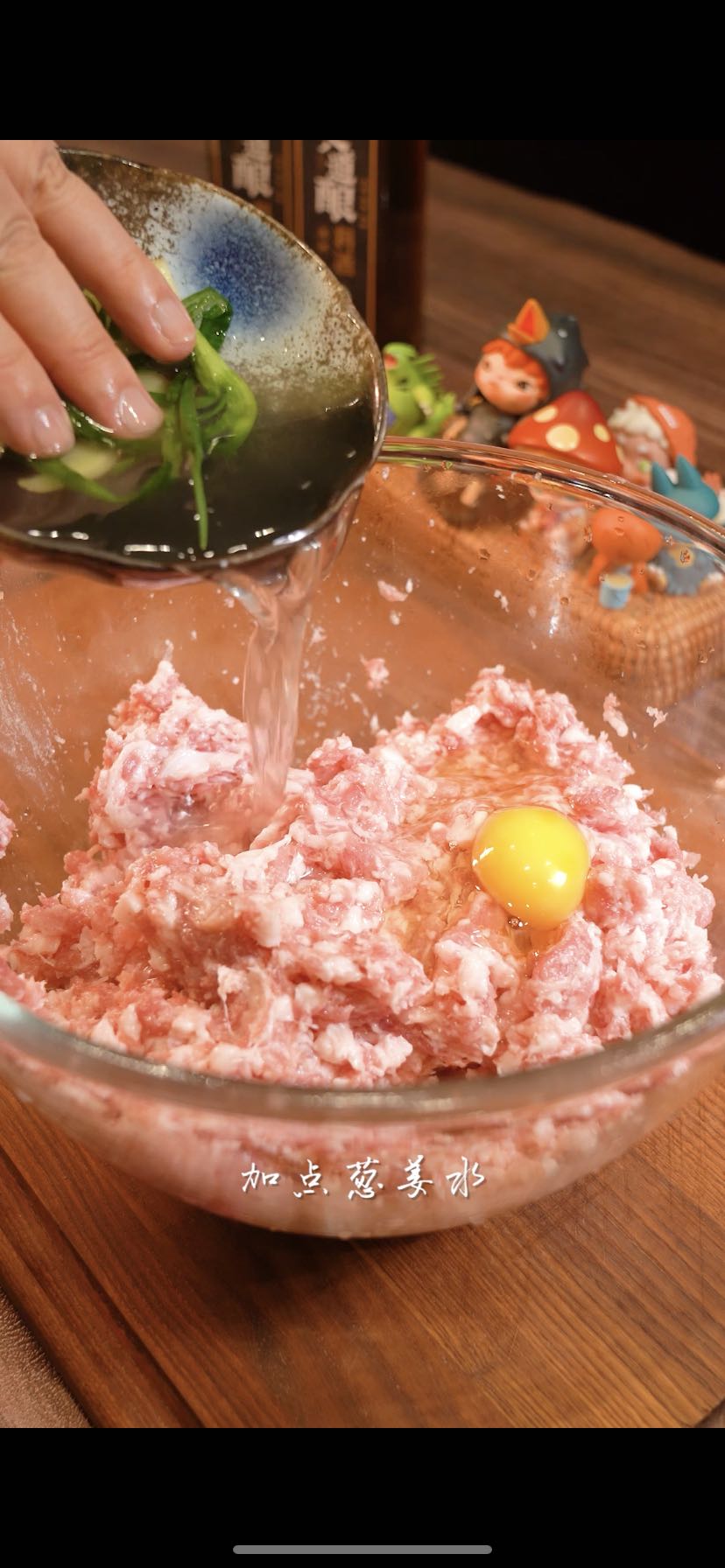 獅子頭這么做，鮮得下巴都脫臼的做法-咸鮮味燉菜譜