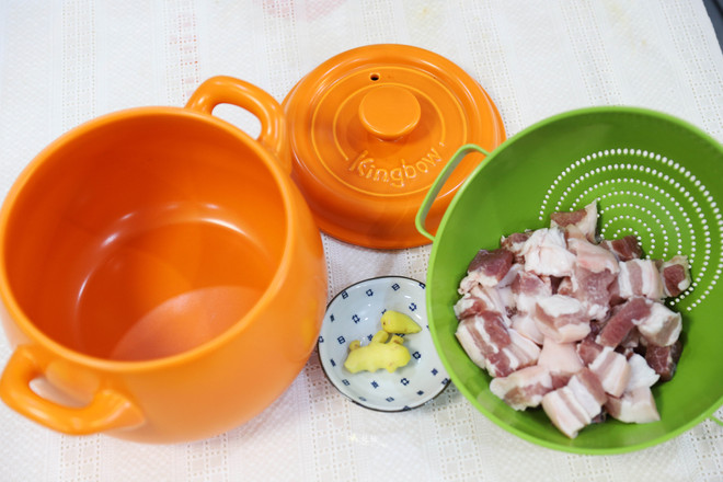 砂鍋紅燒肉的做法-咸鮮味煮菜譜