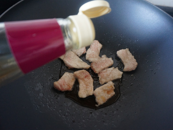 花菜木耳炒肉片的做法-家常味炒菜譜