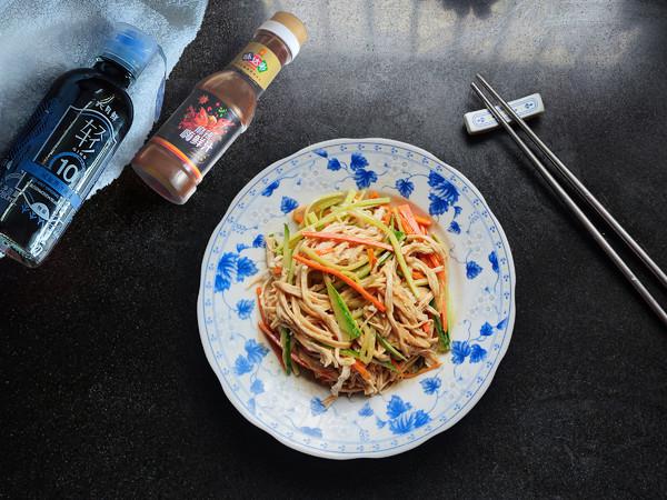 涼拌雞絲的做法-麻醬味拌菜譜