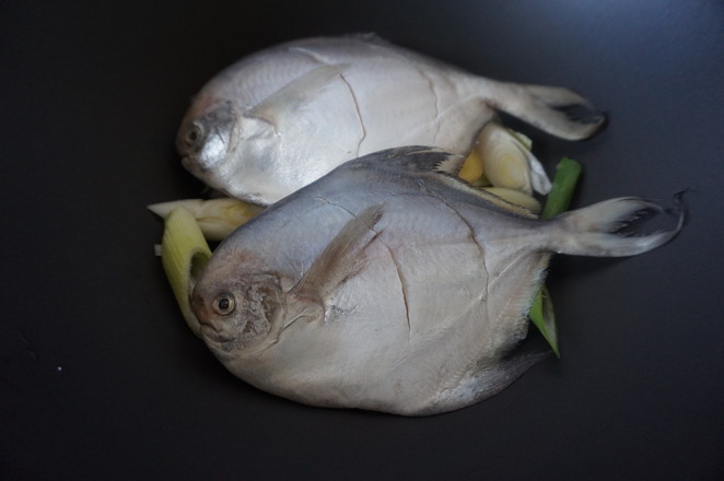 不用煎烤炸也可以做出美味的鯧魚的做法-家常味燒菜譜