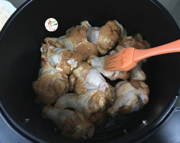 奧爾良烤雞翅根的做法-香辣味烤菜譜