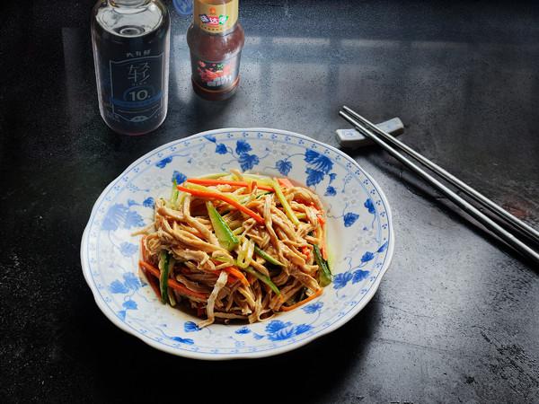 涼拌雞絲的做法-麻醬味拌菜譜