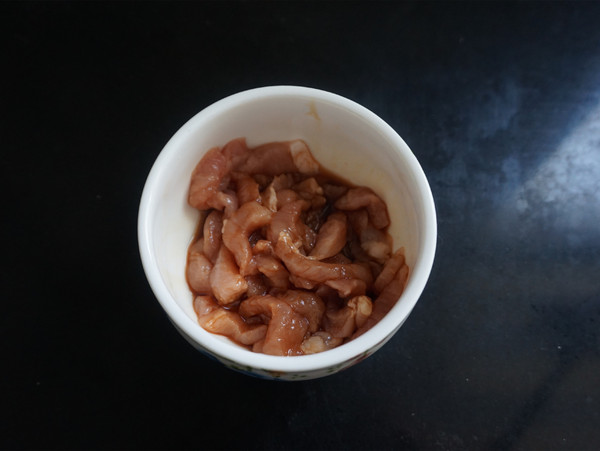 薺菜炒肉絲的做法-家常味炒菜譜