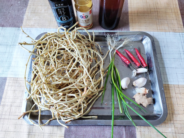 涼拌折耳根的做法-酸辣味拌菜譜