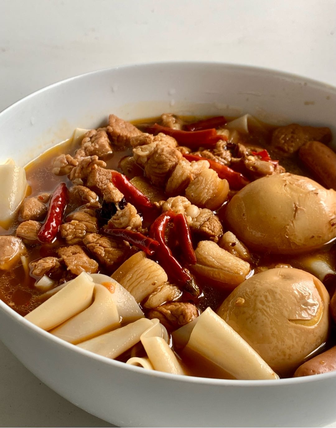 板面 紅燒肉面的做法-香辣味燉菜譜