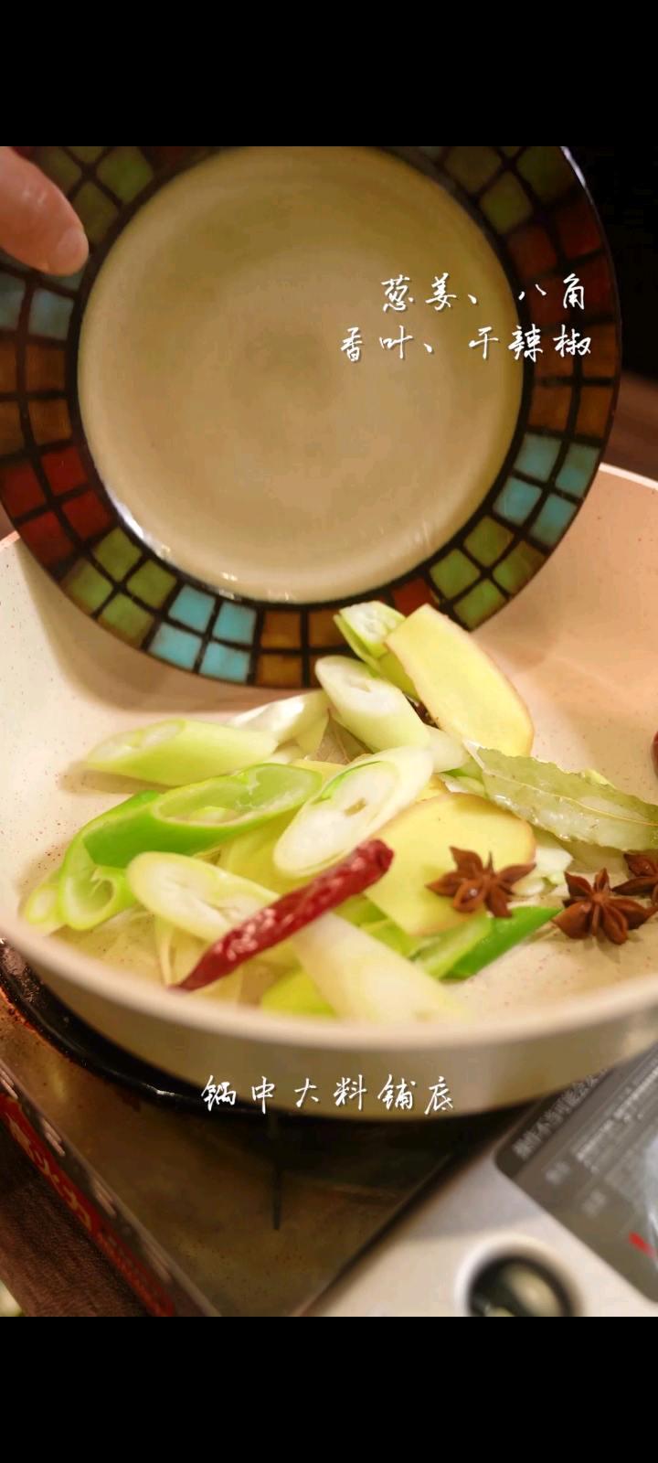 家常版扣肉，軟糯不膩，廚房小白也能輕松的做法-家常味燜菜譜