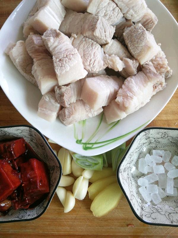 無油腐乳紅燒肉的做法-咸鮮味燉菜譜