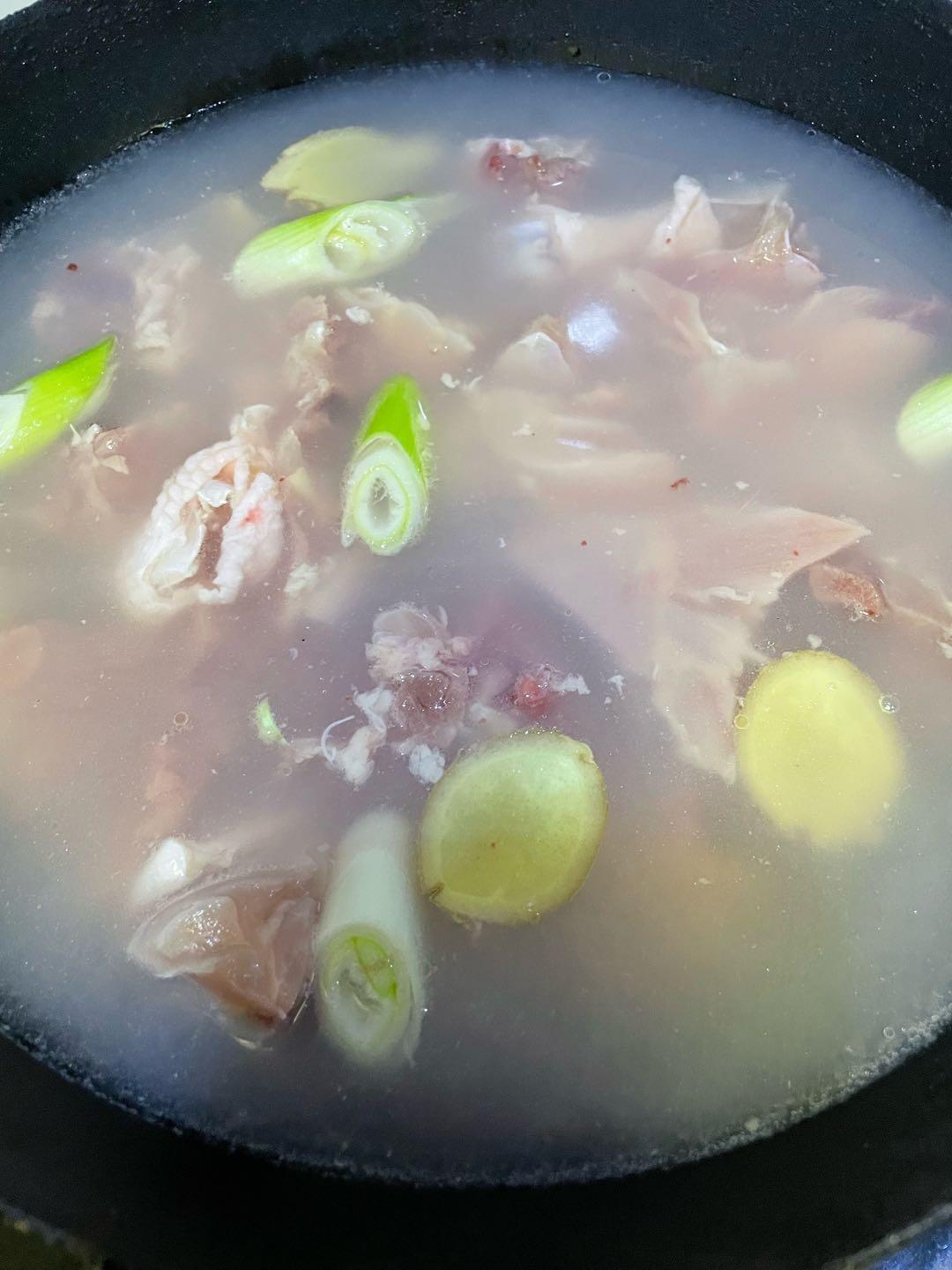 紅燜雞塊的做法-咸鮮味燜菜譜