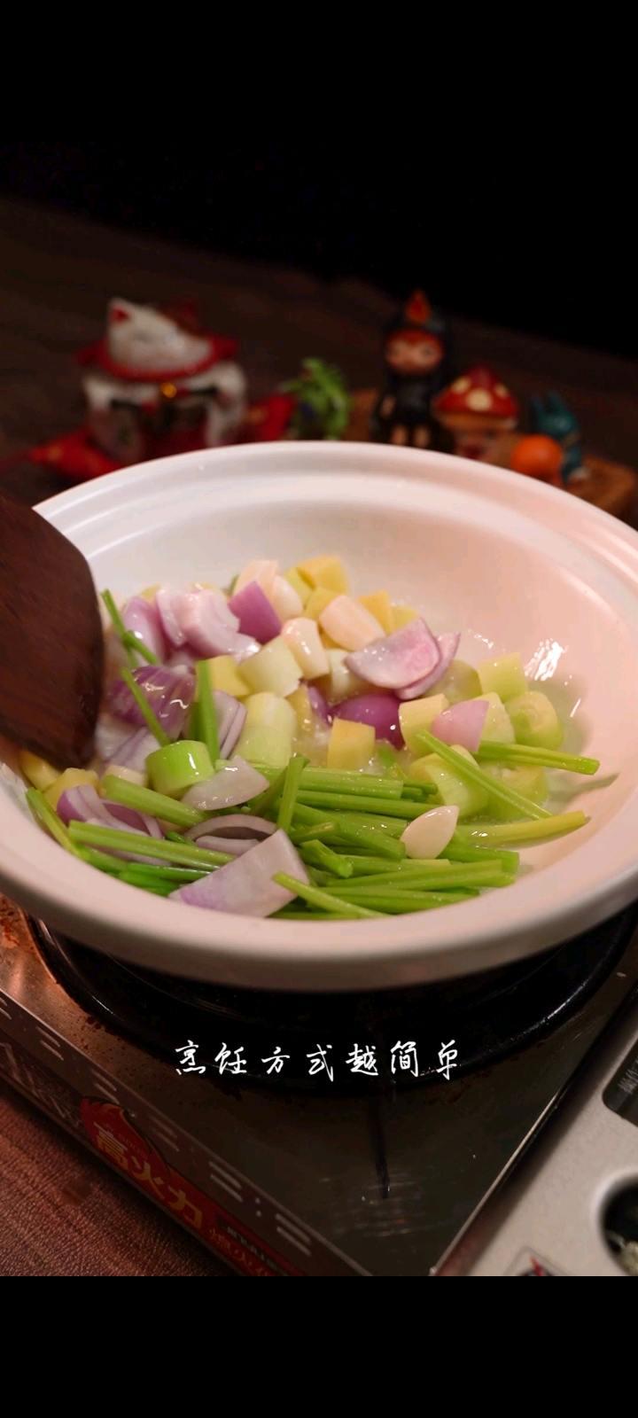 鮮嫩多汁東星斑，一上桌就拿捏住的做法-咸鮮味煲菜譜