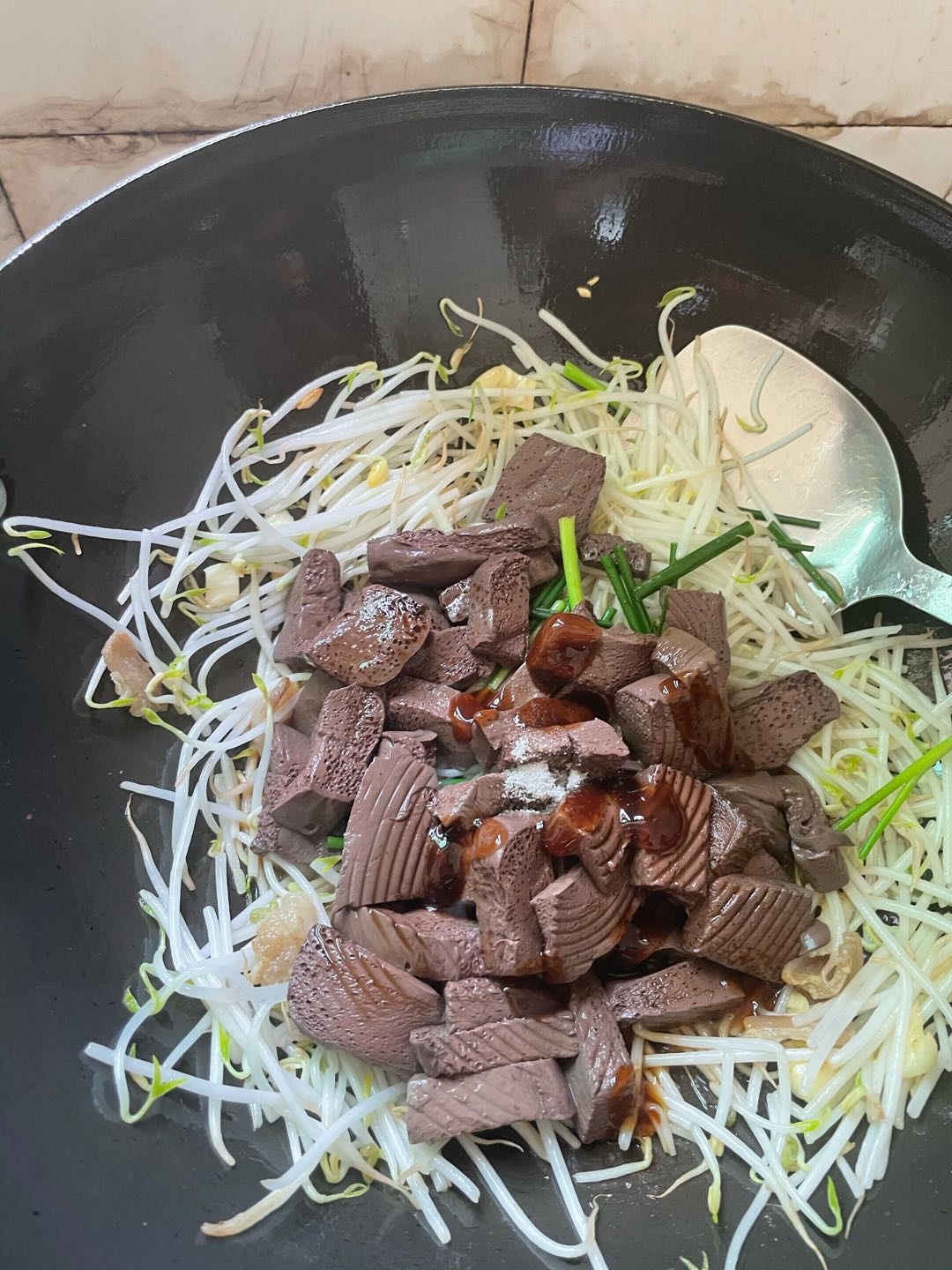 炒豬血的做法-咸鮮味炒菜譜