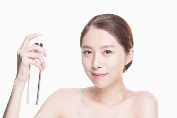  不同膚質保濕要做到潤而不膩 這些科普不得不學 