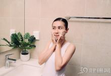 冬天皮膚出油,如何改善油性皮膚?