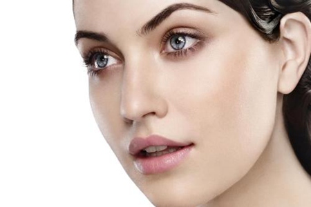 痘痘肌膚、干皮、油皮膚質(zhì)大不同,護(hù)膚方法有訣竅-易網(wǎng)健康<a href=http://www.xllyou.com/jkys/ target=_blank class=infotextkey>養(yǎng)生</a>網(wǎng) 痘痘肌膚、干皮、油皮膚質(zhì)大不同,護(hù)膚方法有訣竅