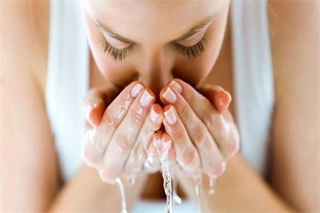 適用任何膚質的洗面奶,雛菊的天空溫和又保濕值得推薦-易網<a href=http://www.xllyou.com/ target=_blank class=infotextkey>健康養生</a>網 適用任何膚質的洗面奶,雛菊的天空溫和又保濕值得推薦