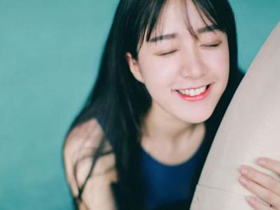 睡前護膚要怎么美白祛斑,女生洗臉、涂精華一步都不能少