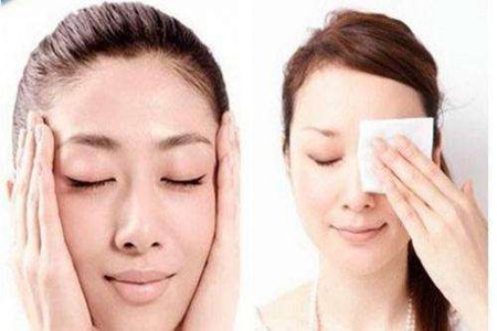 卸妝減少的肌膚問題,比你的護膚產(chǎn)品有用多了-易網(wǎng)<a href=http://www.xllyou.com/ target=_blank class=infotextkey>健康養(yǎng)生</a>網(wǎng) 卸妝減少的肌膚問題,比你的護膚產(chǎn)品有用多了