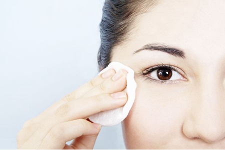 卸妝減少的肌膚問題,比你的護膚產(chǎn)品有用多了-易網(wǎng)健康養(yǎng)生網(wǎng) 卸妝減少的肌膚問題,比你的護膚產(chǎn)品有用多了