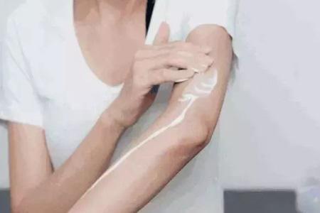 除了面部護理,女性更需要注重身體護理,能提升氣質-易網<a href=http://www.xllyou.com/ target=_blank class=infotextkey>健康養生</a>網 除了面部護理,女性更需要注重身體護理,能提升氣質