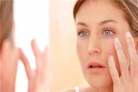 臉部長痘在敏感地方到底是什么原因 精確除痘妙招有哪些