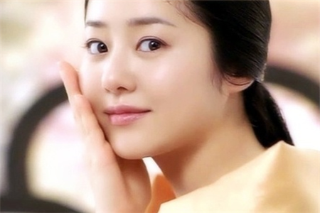 夏天臉部容易出油多,合理掌握控油技巧解憂愁-易網健康養生網 夏天臉部容易出油多,合理掌握控油技巧解憂愁