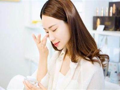 油性肌膚用洗面奶潔面就可以嗎,掌握兩種技巧有效緩解臉部出油率