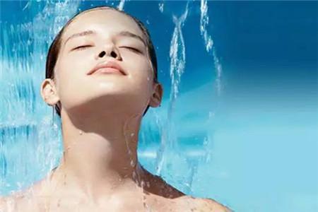 年紀增長以后,不同年齡女性的肌膚保養策略-易網<a href=http://www.xllyou.com/ target=_blank class=infotextkey>健康養生</a>網 年紀增長以后,不同年齡女性的肌膚保養策略