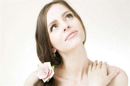 怎么美白皮膚最有效?它可以改善膚色不均并提亮膚色-易網健康<a href=http://www.xllyou.com/jkys/ target=_blank class=infotextkey>養生</a>網 怎么美白皮膚最有效?它可以改善膚色不均并提亮膚色