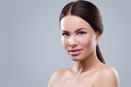 女性得了濕疹怎么辦?濕疹如何治療吃什么藥要知道-易網健康<a href=http://www.xllyou.com/jkys/ target=_blank class=infotextkey>養生</a>網 女性得了濕疹怎么辦?濕疹如何治療吃什么藥要知道