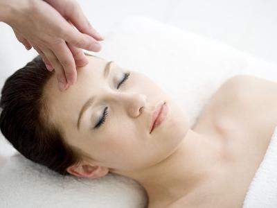 認真P圖不如學會正確護膚，肌膚水潤透光才是真少女