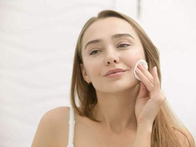 秋季如何減少肌膚油光,教你護膚美容三個方法