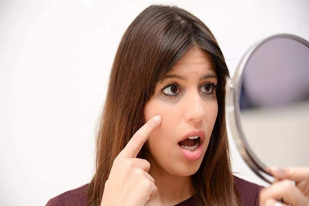 黑眼圈特別厲害是什么原因,女生如何消除變美麗-易網(wǎng)健康養(yǎng)生網(wǎng) 黑眼圈特別厲害是什么原因,女生如何消除變美麗