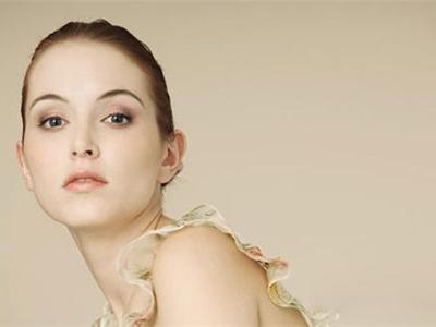 肌膚長(zhǎng)痘頻發(fā),三大要點(diǎn)兩大步驟讓祛痘方法更簡(jiǎn)單