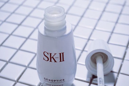 Sk2神仙水和小燈泡功效如何,保濕美白怎么使用-易網(wǎng)健康養(yǎng)生網(wǎng) Sk2神仙水和小燈泡功效如何,保濕美白怎么使用