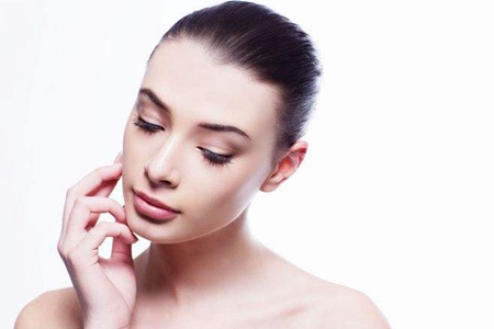 青春期如何祛痘,溫和科學(xué)的治痘方法-易網(wǎng)<a href=http://www.xllyou.com/ target=_blank class=infotextkey>健康養(yǎng)生</a>網(wǎng) 青春期如何祛痘,溫和科學(xué)的治痘方法