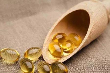 女性眼部的脂肪粒是怎么形成的，教你三個方法去除