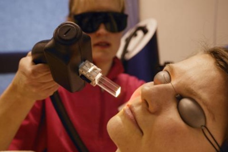 女性激光祛斑后的肌膚保護，醫美過后減少反彈