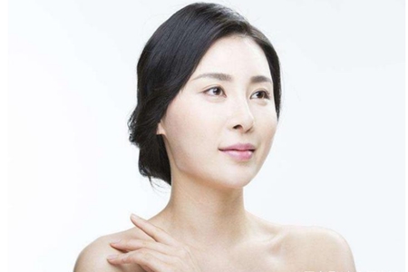 煙酰胺對(duì)皮膚的作用，祛斑美白適合油性皮膚