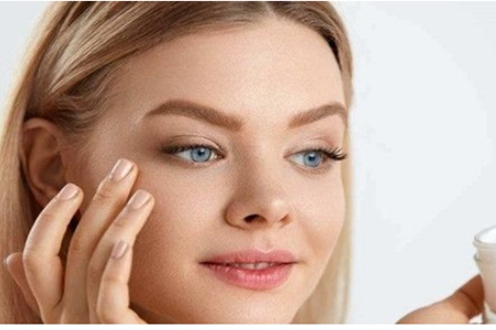 女性早上眼睛腫了是什么原因,快速消腫的四個方法-易網健康<a href=http://www.xllyou.com/jkys/ target=_blank class=infotextkey>養生</a>網 女性早上眼睛腫了是什么原因,快速消腫的四個方法