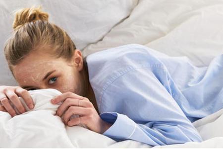 嘴巴周圍長痘的原因,女生的腸胃出現了問題-易網健康<a href=http://www.xllyou.com/jkys/ target=_blank class=infotextkey>養生</a>網 嘴巴周圍長痘的原因,女生的腸胃出現了問題