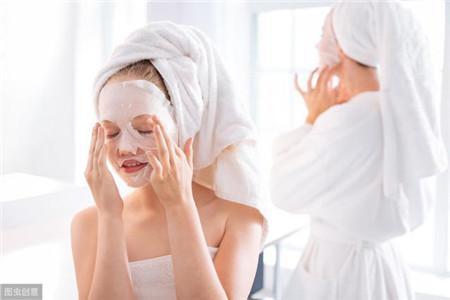 秋冬肌膚容易干燥起皮補水效果差，這三個錯誤護(hù)膚方法要避免