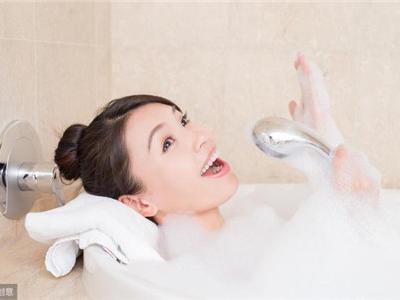 秋冬肌膚容易干燥起皮補水效果差,這三個錯誤護膚方法要避免