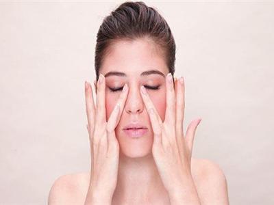 早起發(fā)現(xiàn)眼睛水腫，快速消腫的四大秘訣