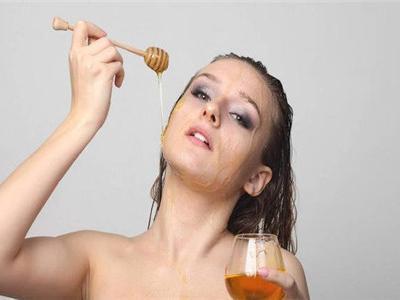 色斑形成的原因，三個怎么淡化去除色斑的方法